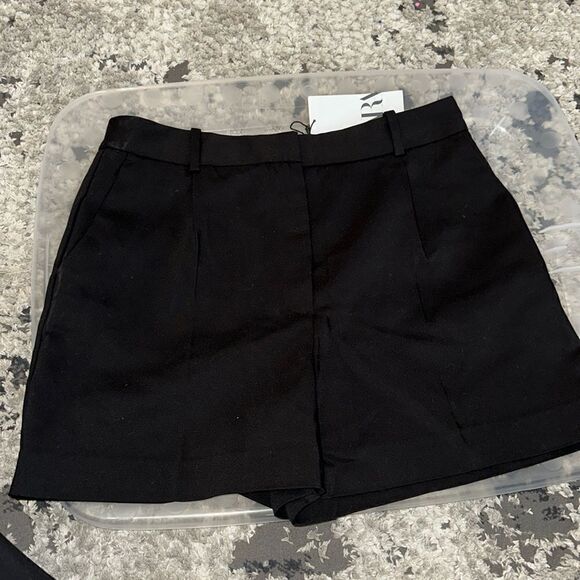 ZARA | Black | SHORTS WITH DARTS - Picture 9 of 12